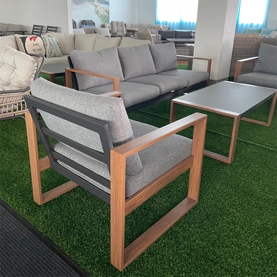 Gekleurde tuinmeubelen Aluminium Rattan Sofa Set voor luxe hoek Teapoy Tafel