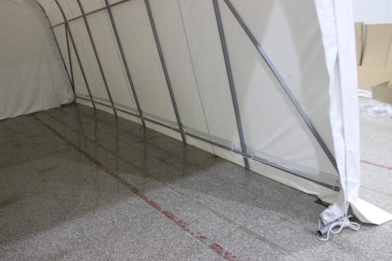 Afneembare zijwanden deuren 400*730*330cm Heavy Duty Carport voor achtertuin en camping