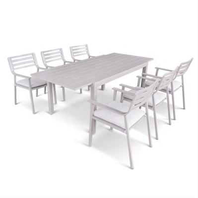 Opvouwbare moderne buitenbank van aluminium rattan voor luxe tuin tafel