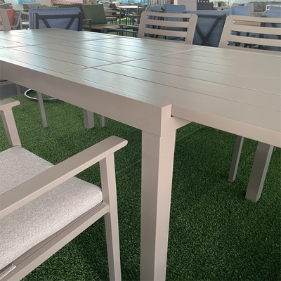 Opvouwbare moderne buitenbank van aluminium rattan voor luxe tuin tafel