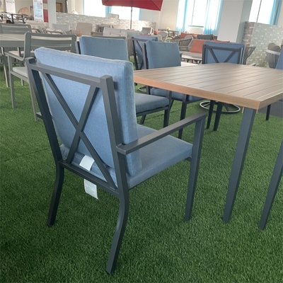 Aanpasbare kleuren Outdoor tuinmeubilair Aluminium Rattan Sofa Set voor luxe tafel