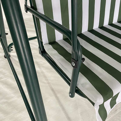 Buiten hangend bed modern ontwerp 3-persoons patio schommelstoel met stalen buis en dak