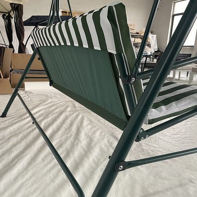 Buiten hangend bed modern ontwerp 3-persoons patio schommelstoel met stalen buis en dak