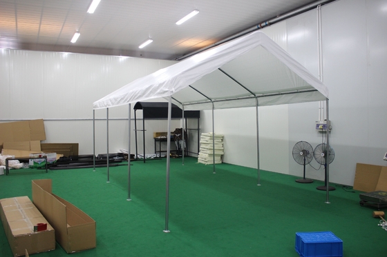 Natuurmatig behandeld hout 300*600 cm Buitenopblaasbare carport voor kamperen
