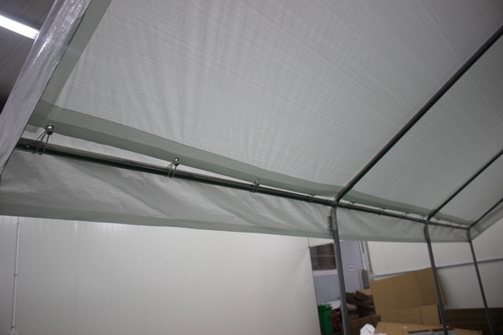 Natuurmatig behandeld hout 300*600 cm Buitenopblaasbare carport voor kamperen